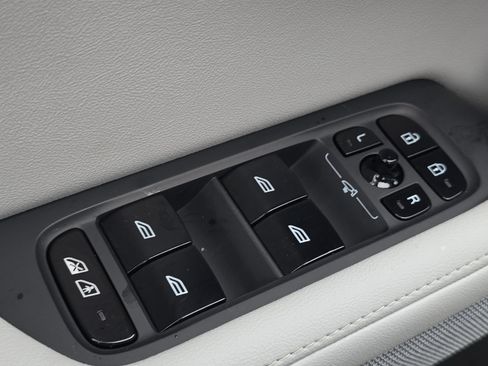 Used 2024 Polestar Polestar 2 AWD/4WD image 11