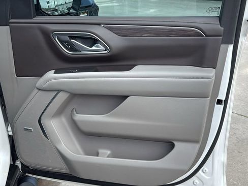 Used 2022 Chevrolet Suburban Z71 image 33