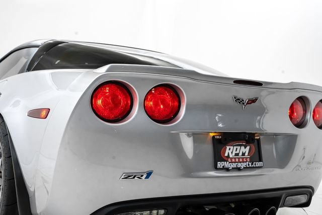 Used 2009 Chevrolet Corvette ZR1 w/ Preferred Equipment Group RWD image 11