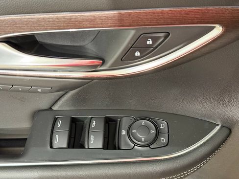 Used 2023 Buick Envision Avenir AWD/4WD image 16
