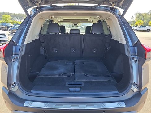Used 2023 Nissan Rogue SV w/ SV Premium B Package FWD image 16