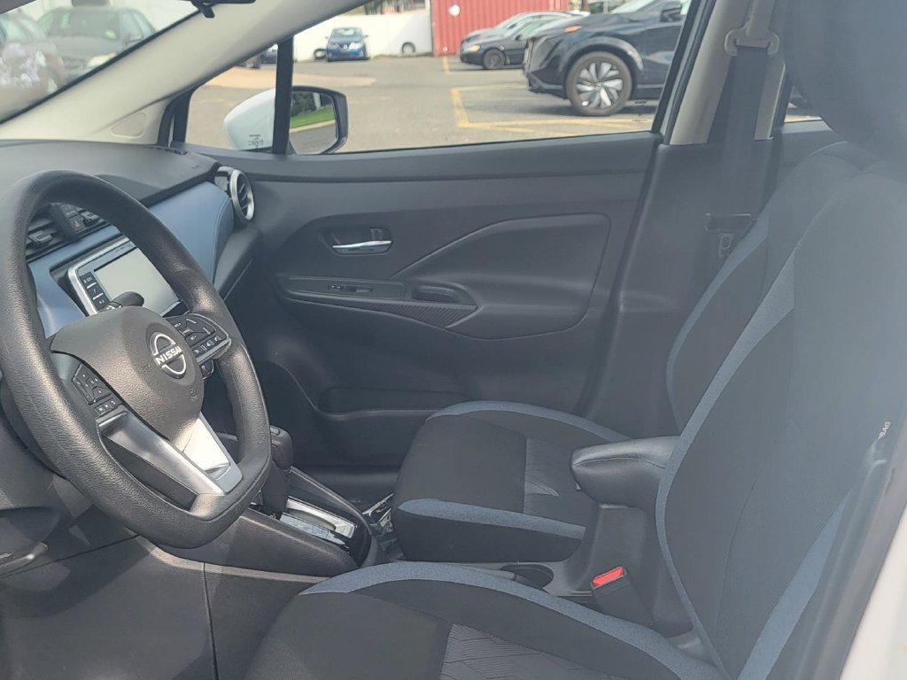 Used 2025 Nissan Versa SV FWD image 15