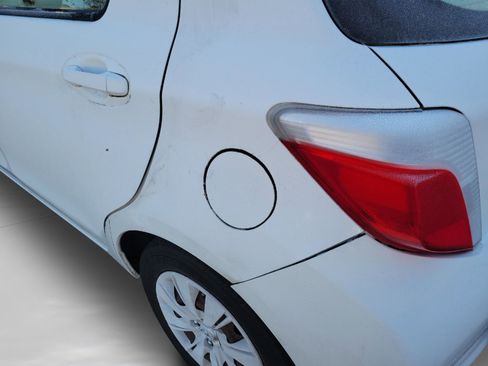 Used 2014 Toyota Yaris L image 25