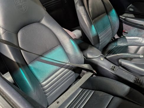 Used 2001 Porsche 911 Carrera image 4