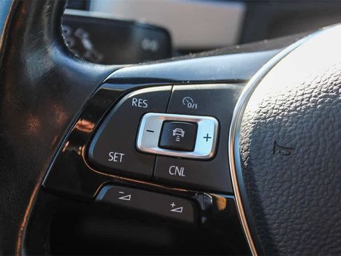 Used 2018 Volkswagen Atlas SEL Premium image 31