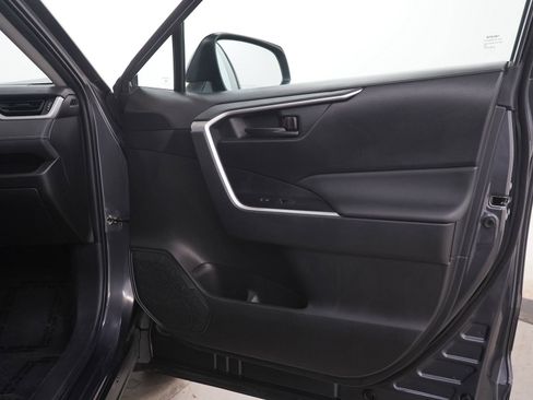 Used 2023 Toyota RAV4 LE AWD/4WD image 9