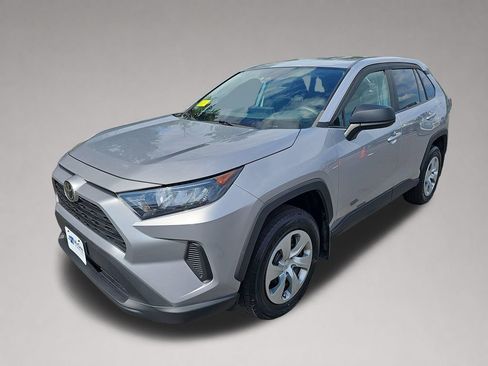 Used 2022 Toyota RAV4 LE AWD/4WD image 8