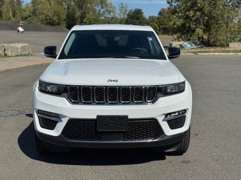 Certified 2022 Jeep Grand Cherokee Limited AWD/4WD image 8