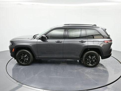 New 2025 Jeep Grand Cherokee Altitude image 37