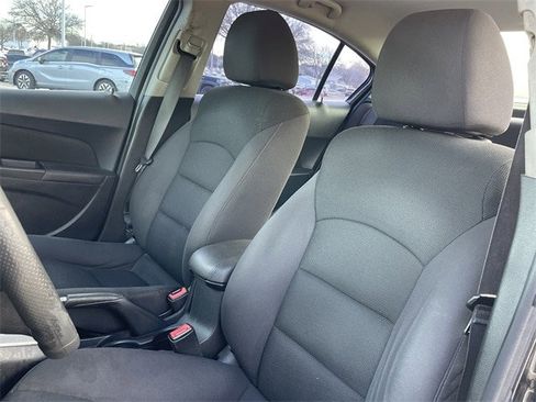 Used 2015 Chevrolet Cruze LT image 22