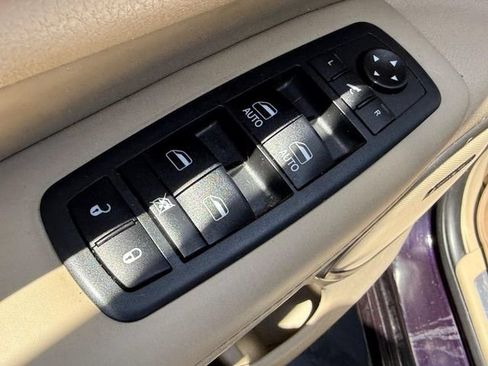 Used 2018 Jeep Grand Cherokee Overland AWD/4WD image 16