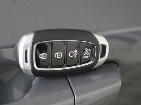New 2025 Hyundai Venue Limited FWD image 32