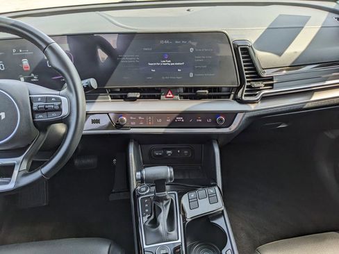 Certified 2025 Kia Sportage EX image 16