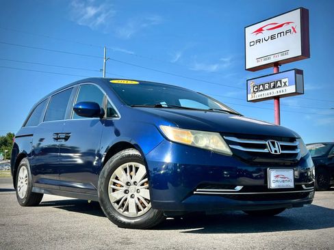 Used 2015 Honda Odyssey LX image 1