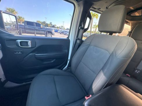 Used 2018 Jeep Wrangler Unlimited Sport S AWD/4WD image 36