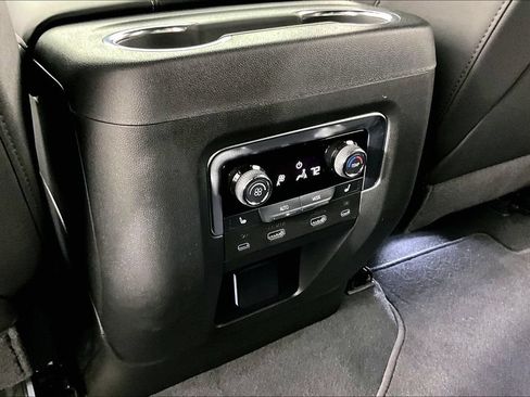 Certified 2025 Chevrolet Suburban Premier AWD/4WD image 6