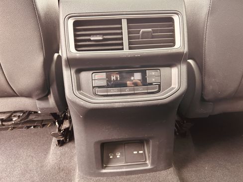 Certified 2025 Volkswagen Atlas Peak Edition SE image 26