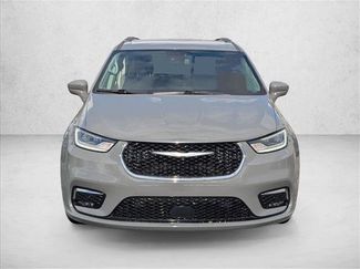 Used 2021 Chrysler Pacifica Touring-L video 2