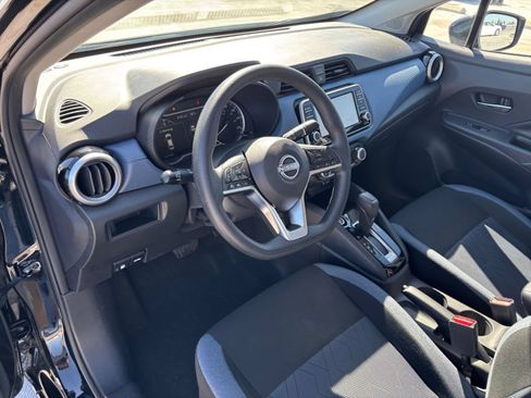Used 2025 Nissan Versa SV FWD image 28