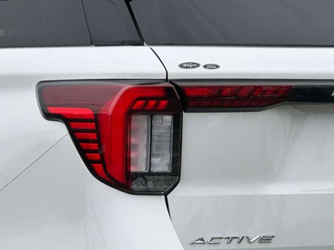 Certified 2025 Ford Explorer Active image 11