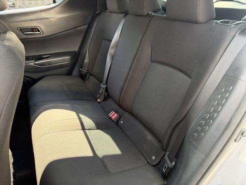 Used 2018 Toyota C-HR XLE FWD image 17