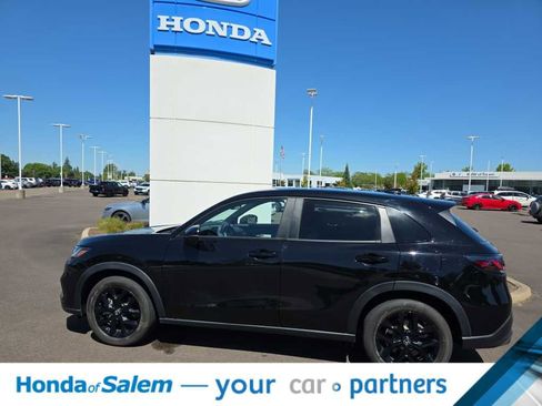 Used 2024 Honda HR-V Sport image 3