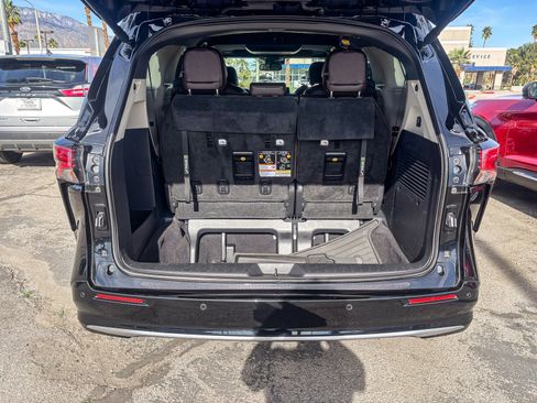 Used 2022 Toyota Sienna Platinum image 13