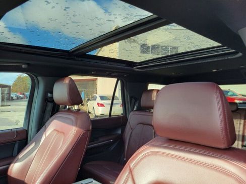 Used 2022 Ford Expedition Limited image 26