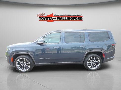 Used 2022 Jeep Wagoneer Series III w/ Premium Group I image 6