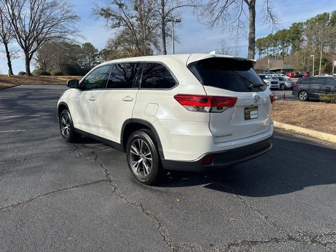 Used 2019 Toyota Highlander Plus image 3