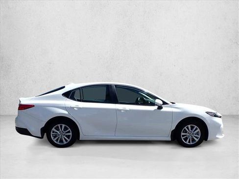 Used 2026 Toyota Camry LE AWD/4WD image 5