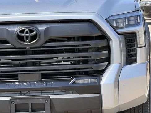 Used 2025 Toyota Tundra Limited AWD/4WD image 9