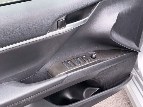 Used 2024 Toyota Camry SE w/ Convenience Package image 18