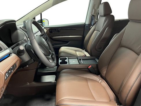 New 2026 Honda Odyssey Touring image 15