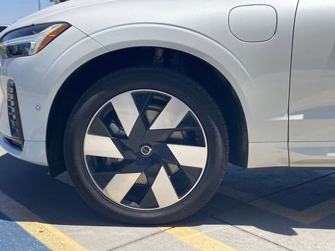 Certified 2025 Volvo XC60 T8 Plus image 10