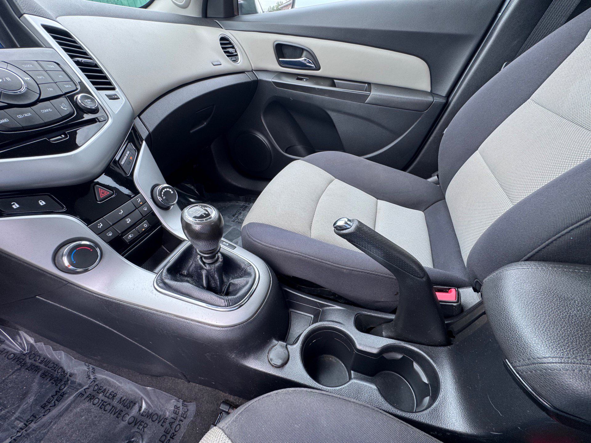 Used 2014 Chevrolet Cruze LS FWD image 20