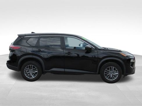 Used 2024 Nissan Rogue S AWD/4WD image 3