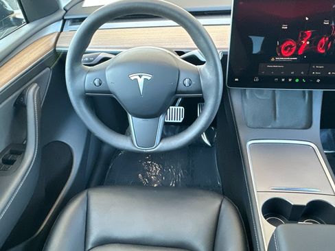 Used 2025 Tesla Model Y Long Range RWD image 14