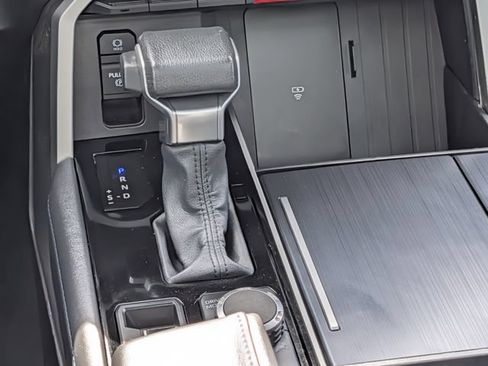 Used 2025 Toyota Tundra Platinum AWD/4WD image 11