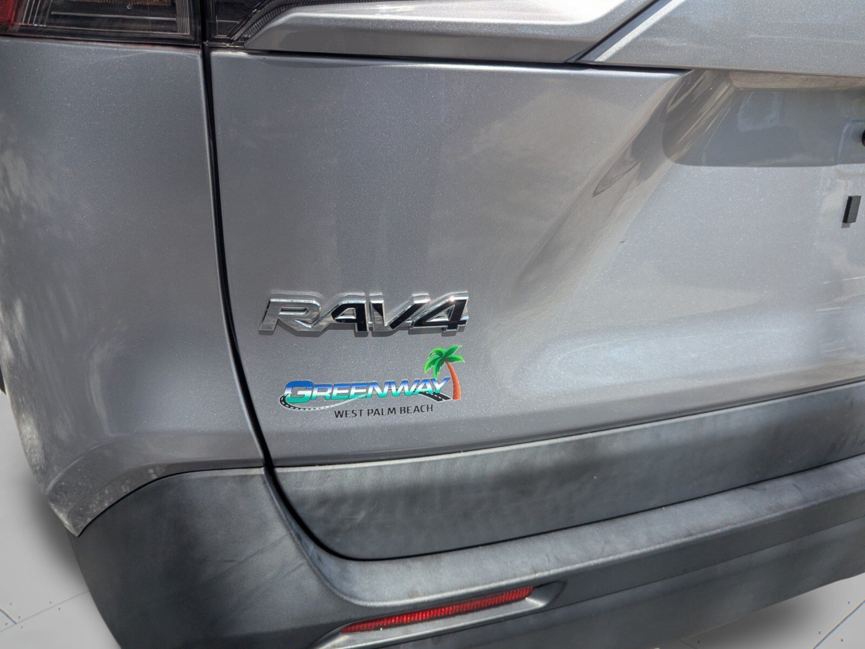 Used 2023 Toyota RAV4 LE FWD image 40