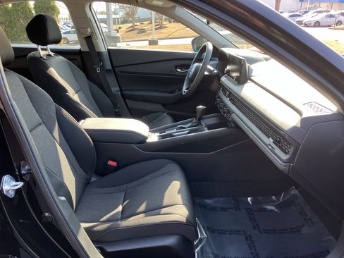 Used 2025 Honda Accord SE image 34