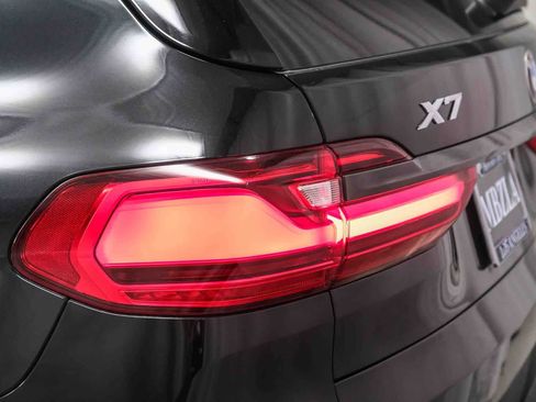 Used 2022 BMW X7 xDrive40i w/ M Sport Package AWD/4WD image 7