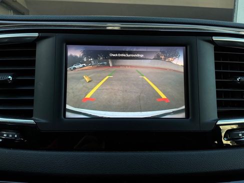 Used 2023 Chrysler Voyager LX FWD image 35