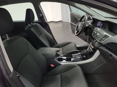 Used 2017 Honda Accord LX image 22
