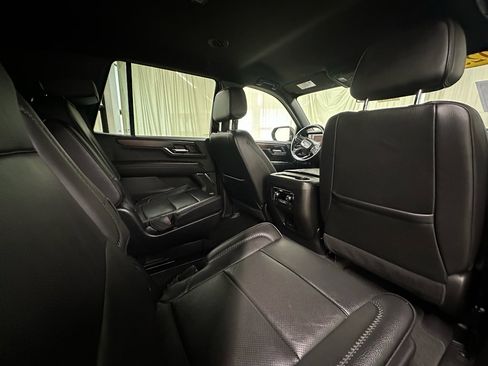 Used 2025 GMC Yukon Denali AWD/4WD image 21