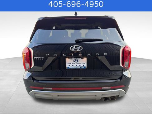 Used 2024 Hyundai Palisade SEL w/ Premium Package FWD image 4