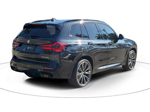 Used 2023 BMW X3 sDrive30i w/ M Sport Package RWD image 4