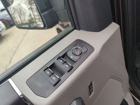 Used 2018 Ford F150 XLT w/ Trailer Tow Package image 14