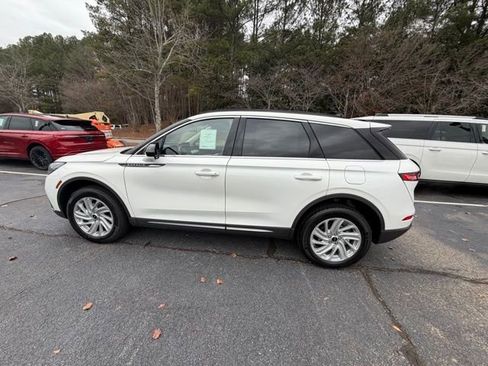 New 2026 Lincoln Corsair Premiere image 4