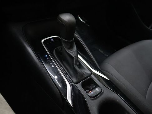 Used 2022 Toyota Corolla LE FWD image 25